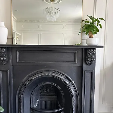 דירה 1 Bed Period Clifton Balcony Flat With Private Off Road Parking *
