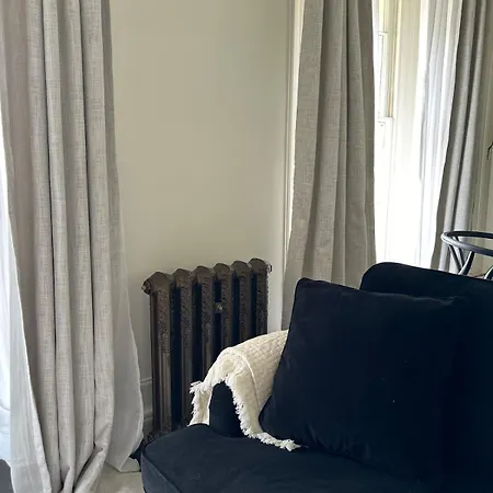 1 Bed Period Clifton Balcony Flat With Private Off Road Parking דירה בריסטול