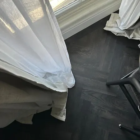 1 Bed Period Clifton Balcony Flat With Private Off Road Parking דירה *
