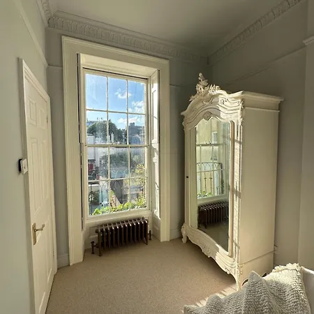 דירה 1 Bed Period Clifton Balcony Flat With Private Off Road Parking בריסטול
