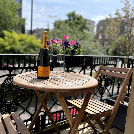 1 Bed Period Clifton Balcony Flat With Private Off Road Parking