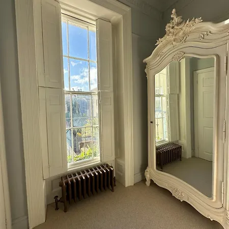 1 Bed Period Clifton Balcony Flat With Private Off Road Parking Apartment